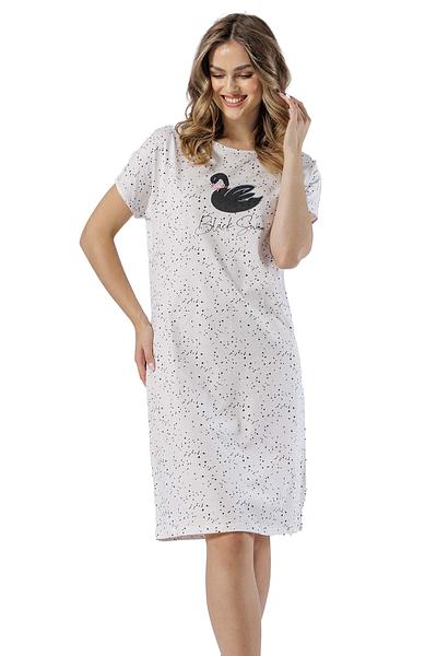 Model: Leveza Zenia 1557
Krótki rękaw i dekolt okrągły
Długość koszuli: do kolan
Skład: 100% delikatna bawełna
Przód ozdobiony gustownym nadrukiem
Idealna na co dzień i letnie dni