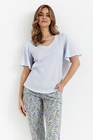  
Poznaj piżamę damska z firmy Cana o modelu 462, która łączy wygodę, elegancję i wysoką jakość wykonania. Stworzona z 100% bawełny, jest niezwykle miękka, przewiewna i delikatna dla skóry, zapewniając komfortowy sen oraz pełną swobodę ruchów.
Model wyróżnia się krótkim rękawem oraz spodniami o długości 7/8, co czyni go doskonałym wyborem zarówno na cieplejsze noce, jak i jako wygodny strój domowy. Praktyczne kieszenie dodają funkcjonalności, umożliwiając przechowywanie drobnych przedmiotów. Subtelny, kobiecy design sprawia, że piżama wygląda stylowo, a jednocześnie zapewnia maksymalną wygodę.
Wybierz piżamę CANA 462, jeśli szukasz idealnego połączenia komfortu, jakości i elegancji!
Skład: bluzka 100% Bawełna, spodnie 95% Bawełna, 5% Elastan