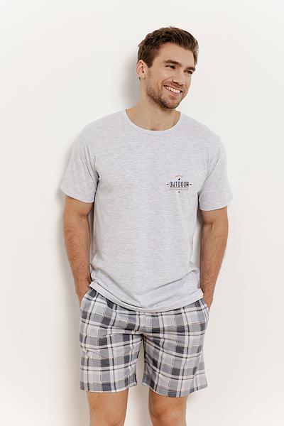 ✔ Marka: Taro
✔ Model: Ralph 3392
✔ Rozmiary: M-2XL
✔ Materiał: Koszulka – 98% bawełna, 2% poliester; Spodenki – 100% bawełna
✔ Koszulka: Krótki rękaw, półokrągły dekolt, subtelny nadruk na piersi
✔ Spodenki: Wzór w kratkę, elastyczna gumka w pasie, boczne kieszenie
✔ Idealna na: codzienne użytkowanie, spokojny sen, letnie noce