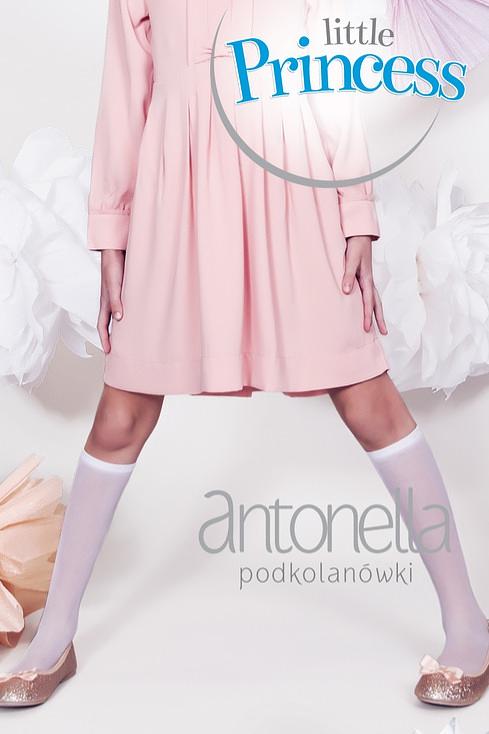 Podkreśl elegancję i urok małej damy dzięki dziecięcym podkolanówkom ANTONELLA od Gatta Little Lady Line. Delikatne, cienkie (20 DEN) i niezwykle komfortowe – doskonałe na wyjątkowe okazje, takie jak uroczystości rodzinne, święta czy przyjęcia. Dzięki wysokiej jakości poliamidowi (88%) i domieszce elastycznego elastanu (12%) podkolanówki perfekcyjnie dopasowują się do nóżki, nie powodując ucisku. Ich gładka faktura dodaje subtelnej elegancji, a elastyczny ściągacz zapewnia wygodę noszenia przez cały dzień.