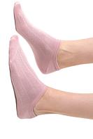 Odkryj wyjątkowy komfort i styl dzięki damskim stopkom COMET 3D 066 JODEŁKA. Te eleganckie skarpetki wykonane z wysokiej jakości bawełny (83%) z dodatkiem poliamidu (15%) i elastanu (2%) zapewniają doskonałe dopasowanie oraz wygodę przez cały dzień. Dzięki płaskim szwom minimalizują ryzyko otarć, a modny wzór jodełki dodaje im wyjątkowego charakteru. Idealne do codziennych stylizacji, zarówno do sportowego, jak i bardziej eleganckiego obuwia.